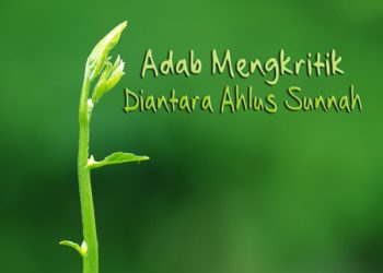 adab mengkritik