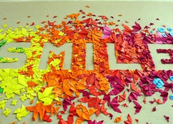 Hukum Menggunakan Smile atau Ekspresi Wajah