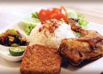 Untaian Keajaiban Akhlak Rasulullah shallallahu ‘alaihi wasallam: (1) Tidak Komentar Mencela Makanan