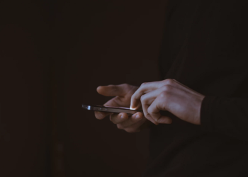 Wanita Dilarang Bertanya Kepada Ustadz Karena Termasuk Kholwat