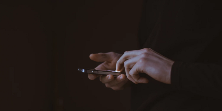 Wanita Dilarang Bertanya Kepada Ustadz Karena Termasuk Kholwat