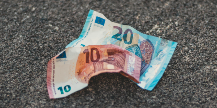 Sikap Seorang Muslim Menyikapi Harta (Bagian 1)