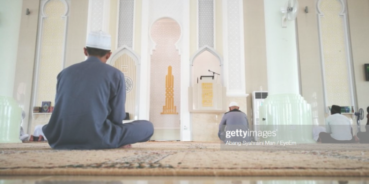 Khutbah Jumat – Catatan Dosa Tidak Terhapus Meskipun Sudah Bertaubat