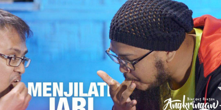 Kitabul Jami’ Hadits 6 – Bab Adab – Anjuran Menjilati Jari Sesudah Makan