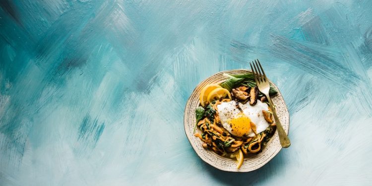 Kitabul Jami’ Bab Adab – Hadits 16 – Adab Makan (Larangan Berlebih-lebihan)