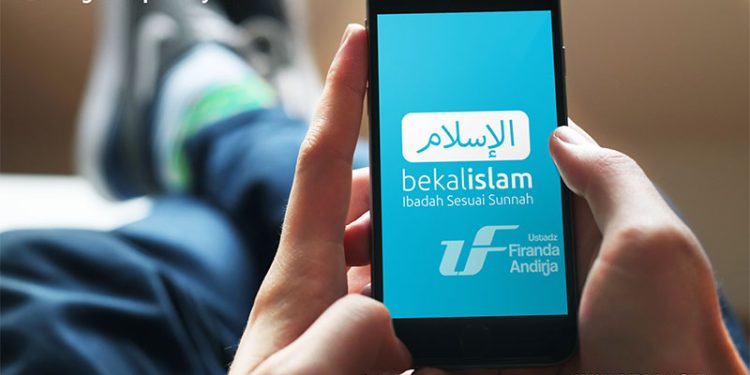Hukum Pindah Posisi Ketika Shalat Sunnah Setelah Shalat Wajib