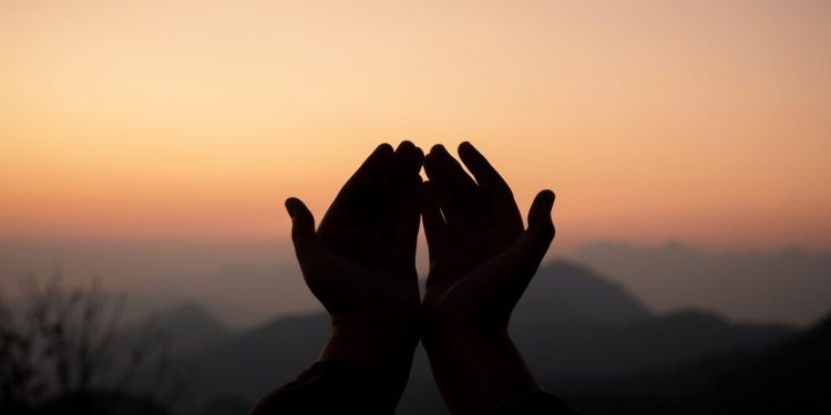 Khutbah Jum’at – Anakmu Butuh Doamu